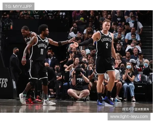 哈登挡拆持球率提升显著 拉开与欧文得分结构差异