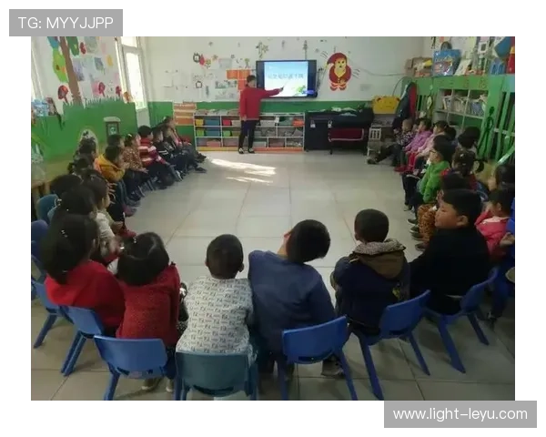 危险动作判罚要点：不接触也可判间接任意球